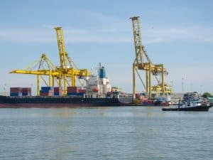 Bongkar Muat Kapal Cargo